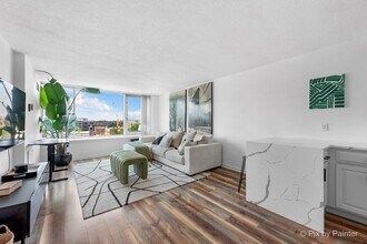 Building Photo - 2728 N Hampden Ct