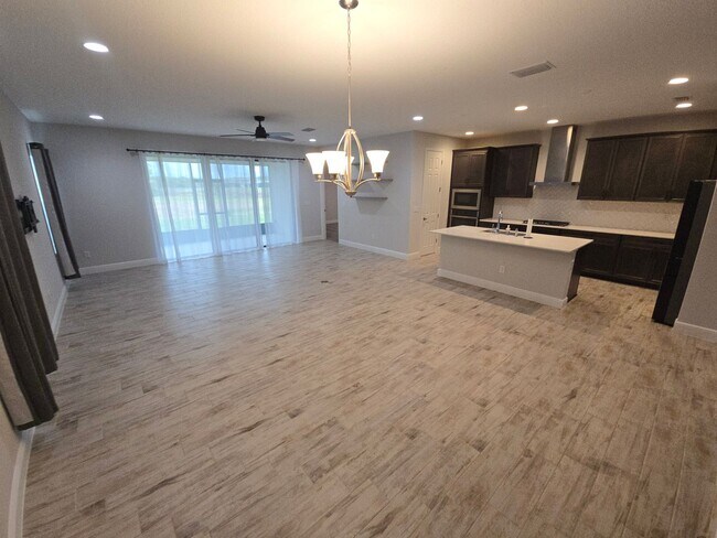 Building Photo - 3/2 Home in Lithia ****MOVE-IN SPECIAL, $500 OFF 2ND MONTHS RENT!!****