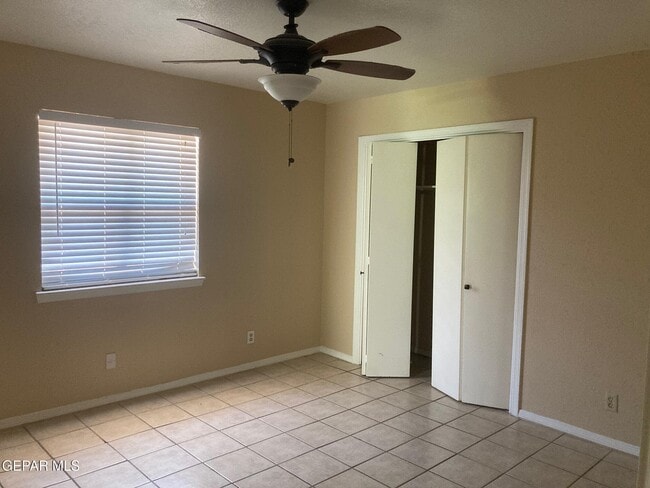 Building Photo - 10429 Birthstone Dr