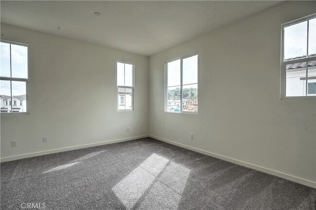 Building Photo - 4143 Cam. Campana