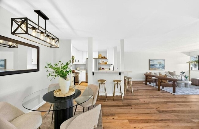 Building Photo - 2639 Pirineos Way