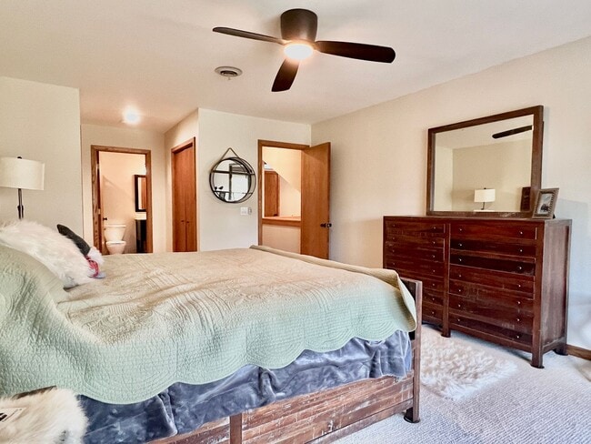 Building Photo - 6245 Summit Ct