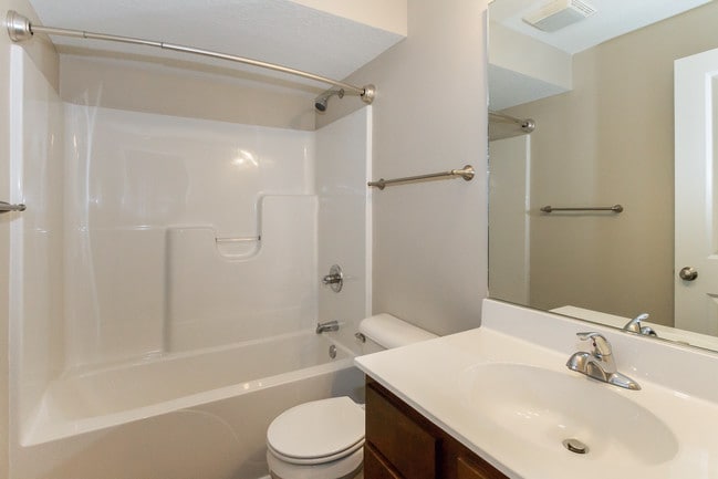 Building Photo - 411 Sunflower Dr