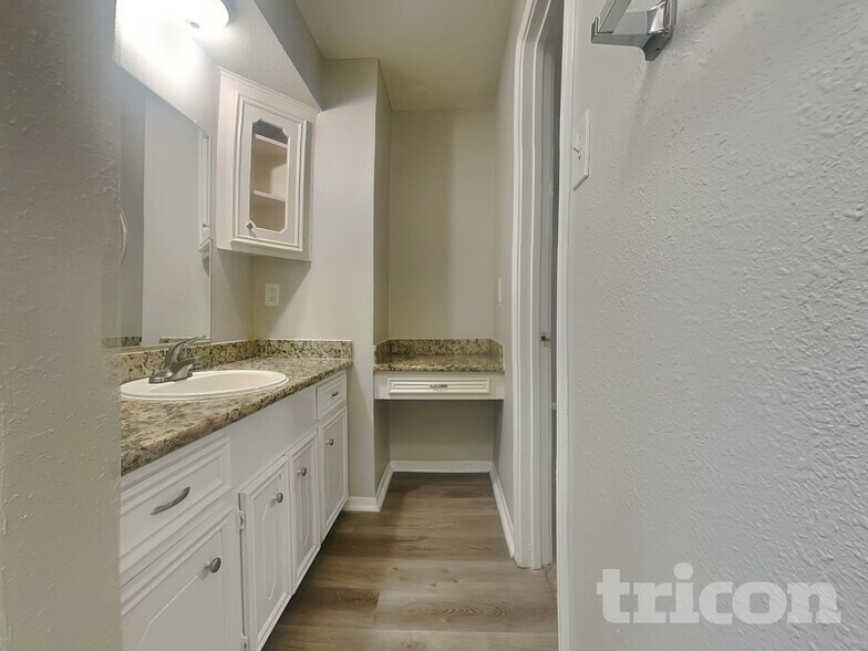 Building Photo - 23107 Earlmist Dr