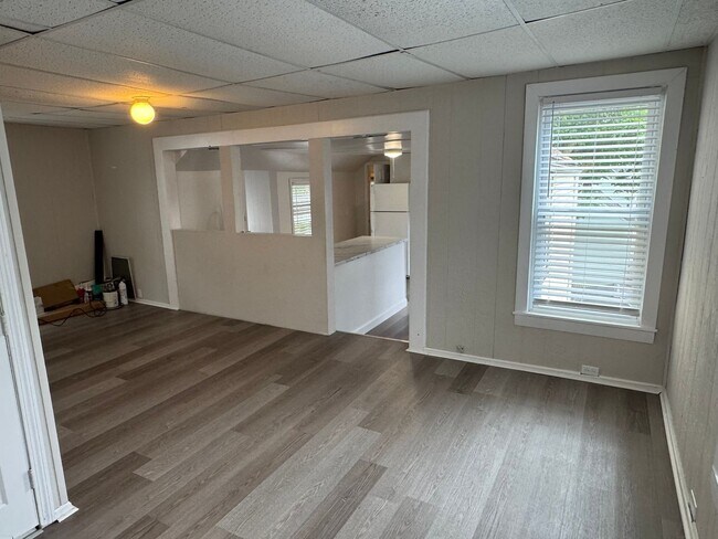 Building Photo - 18 Pentucket St