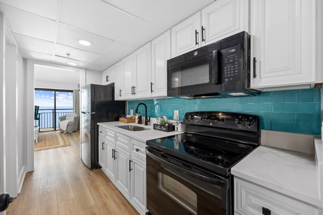 Building Photo - 3000 N Ocean Blvd