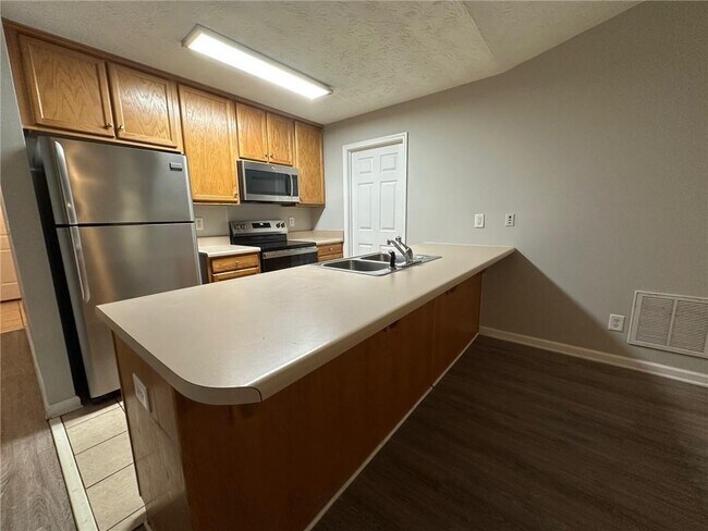 Building Photo - 3976 Hidden Hollow Dr