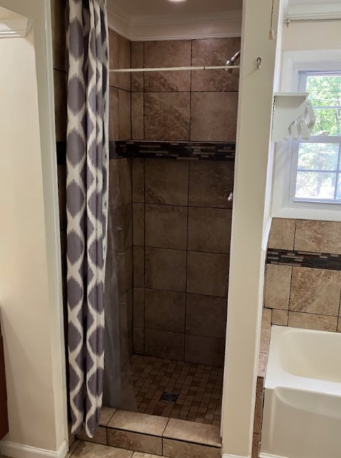 Building Photo - 4854 Rolling Rd