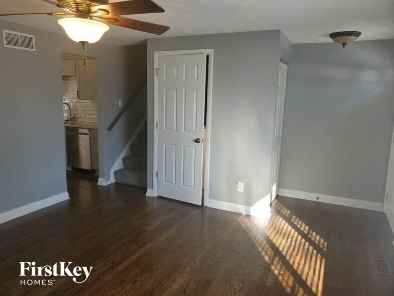 Building Photo - 4207 Edinburgh Dr