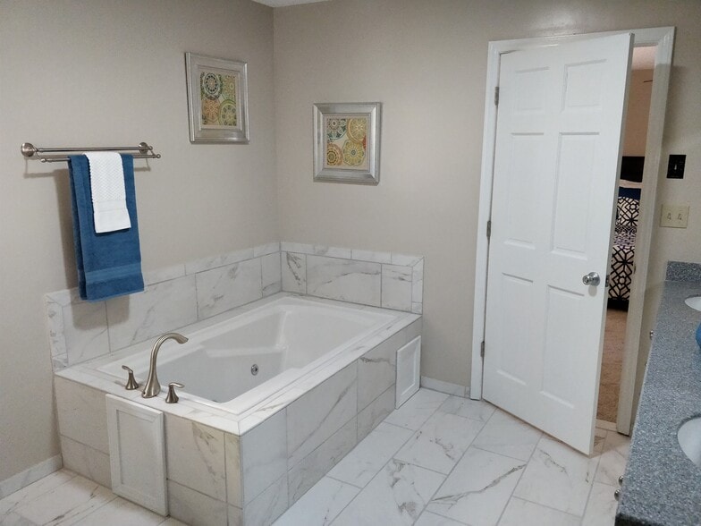 Building Photo - 2320 Carson Drive