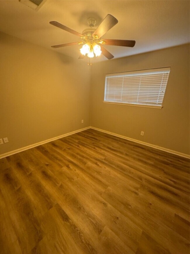 Building Photo - 1114 Manatee Ln