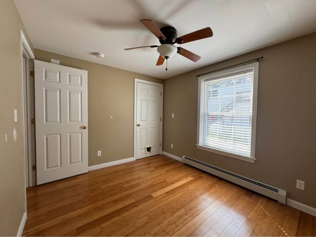 Building Photo - 725 Roosevelt Trail