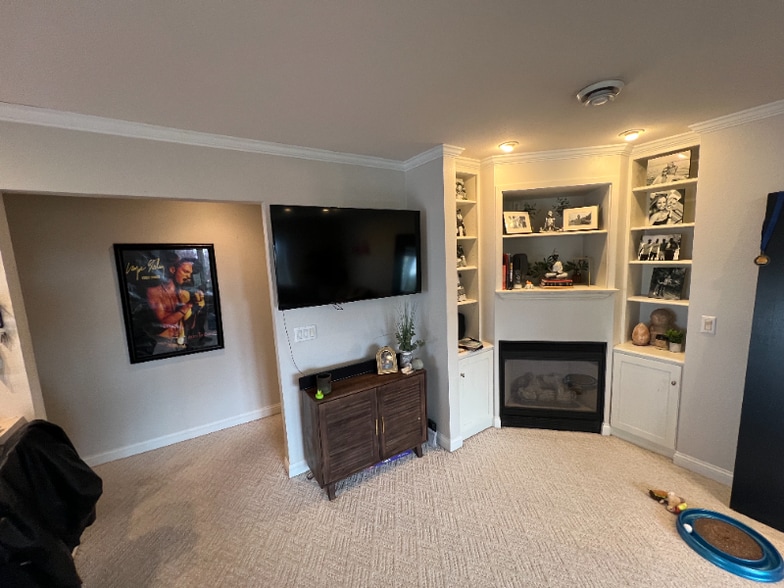 Building Photo - 810 Erie Ave