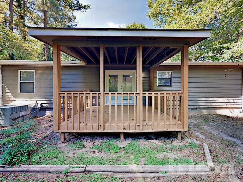 Building Photo - 4185 Bradley Dr SW