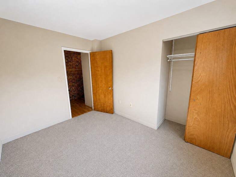 Building Photo - 79 Gainsborough St