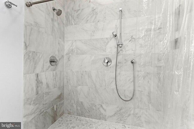 Building Photo - 1928 First St NE