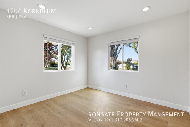 Building Photo - 1204 Kornblum-