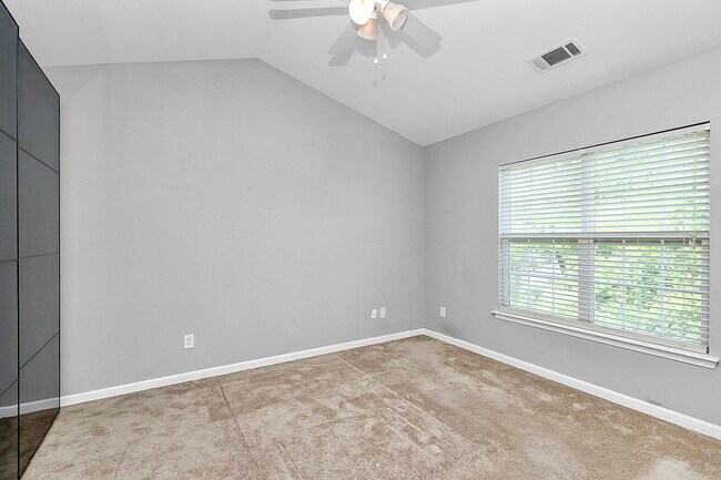 Building Photo - 5750 Laborde Ave