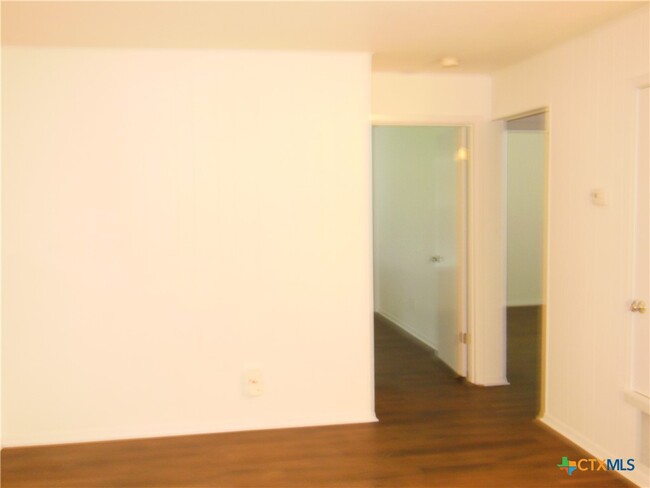 Building Photo - 1022 Clover Cir
