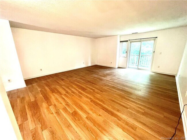 Building Photo - 1410 Whitney Ave