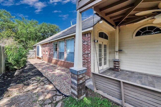 Building Photo - 7211 Bethany Bay Dr