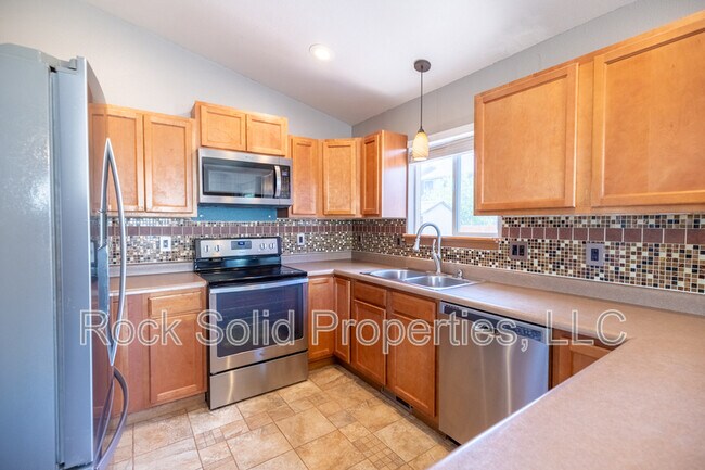 Building Photo - 1113 Banjo Ct
