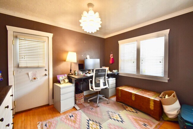 Building Photo - Newly Remodeled 4 Bedroom 2 Bath Home in Salt Lake City!!