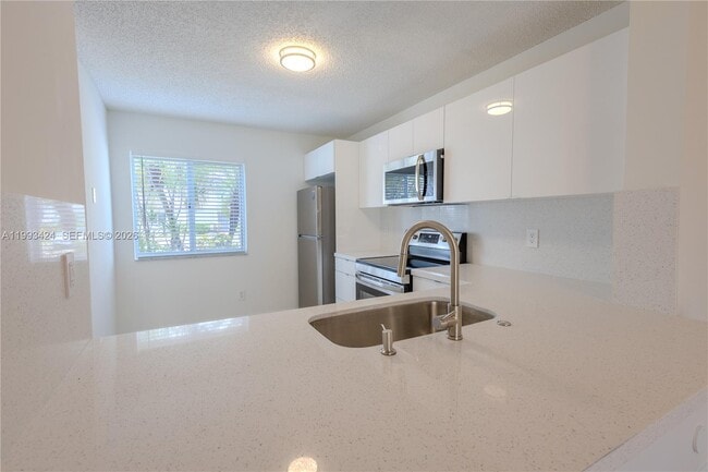 Building Photo - 719 NW 208th Way