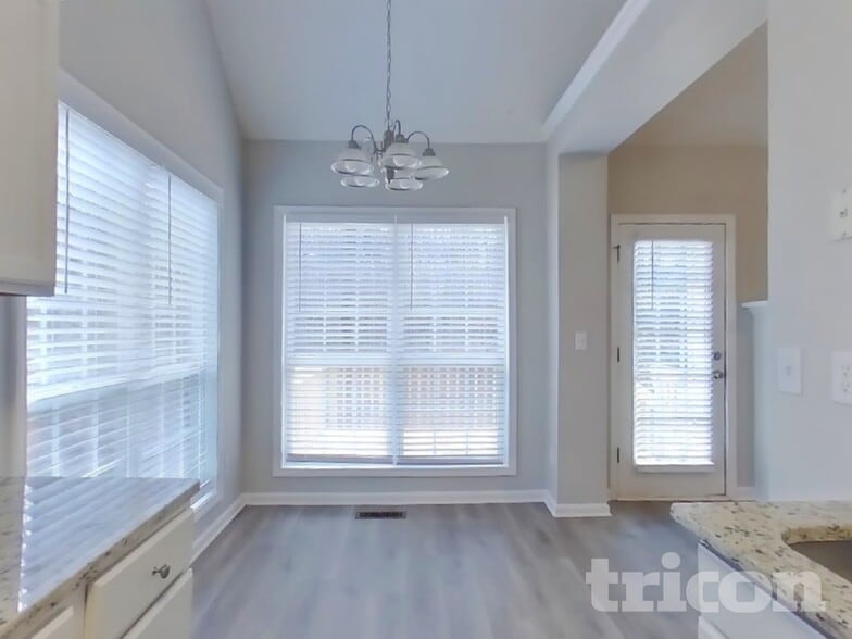 Building Photo - 148 N Creek Trail