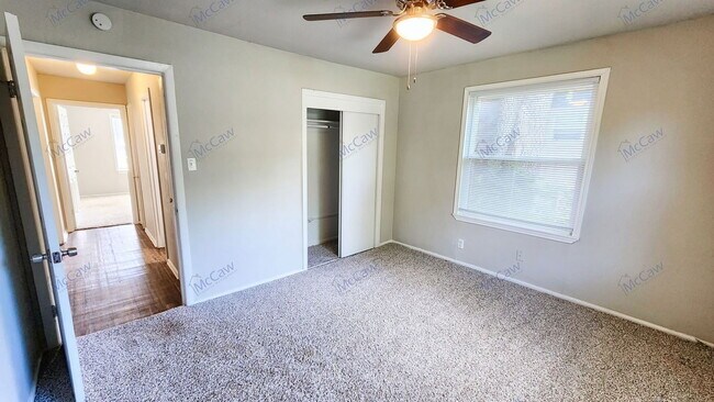 Building Photo - 816 Sandell Dr