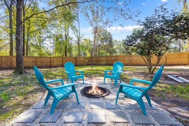 Building Photo - Classic Brick Ranch with Modern Updates and Expansive Backyard