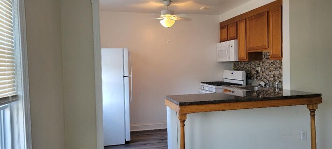 Primary Photo - 1329 Taylor Ave