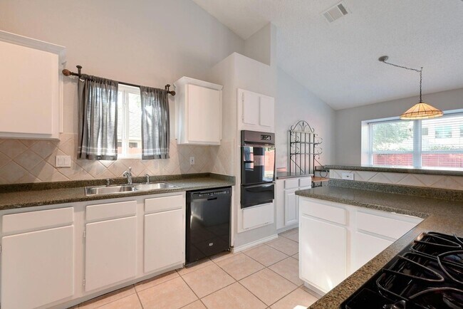 Building Photo - 3605 Palomar Ln
