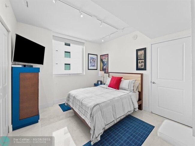 Building Photo - 400 Sunny Isles Blvd