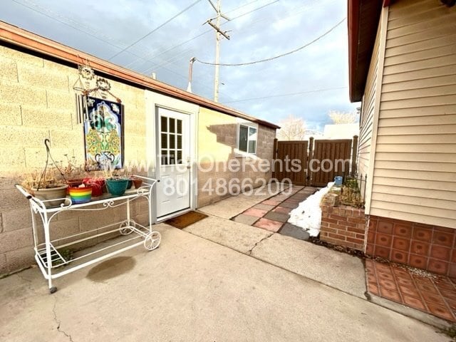 Building Photo - This property offers a NO DEPOSIT option available for qualified renters!