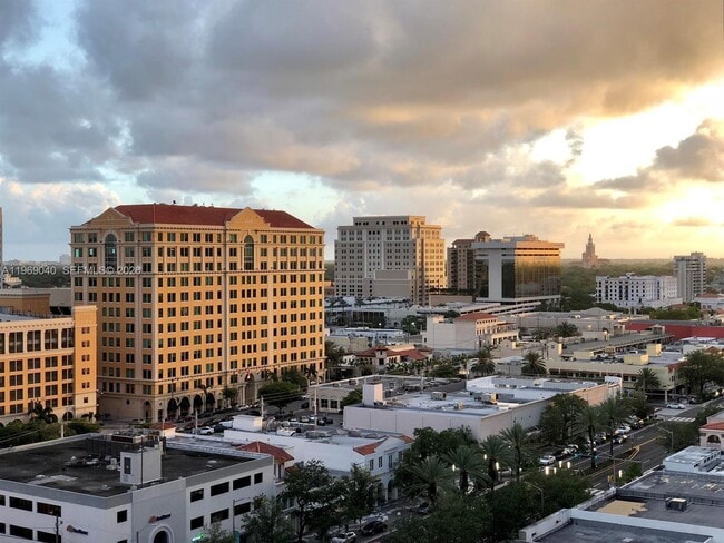 Building Photo - 10 Aragon Ave