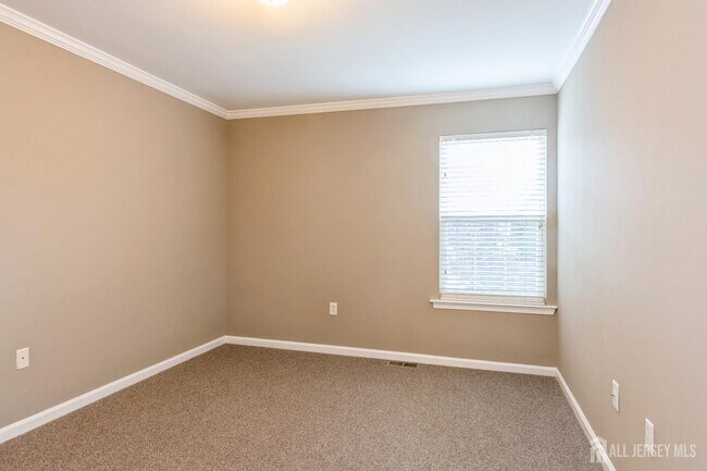 Building Photo - 34 Chimney Ct