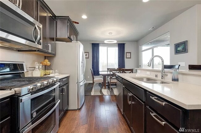 Kitchen - 3960 Maritime Dr SW