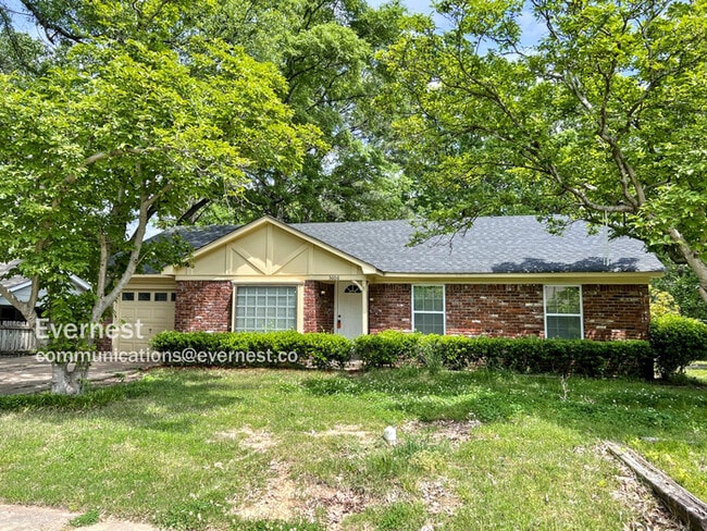 Building Photo - 3606 Clearbrook St