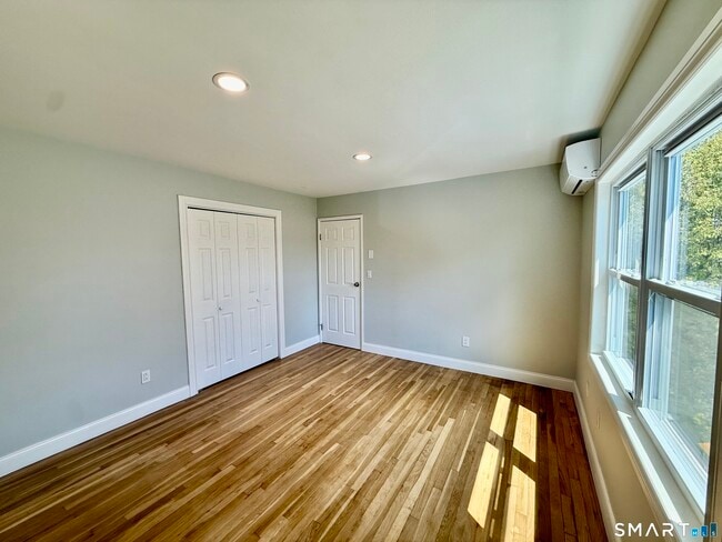 Building Photo - 10 Elmwood St
