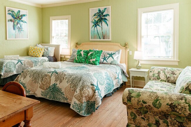 Building Photo - 519 28th St