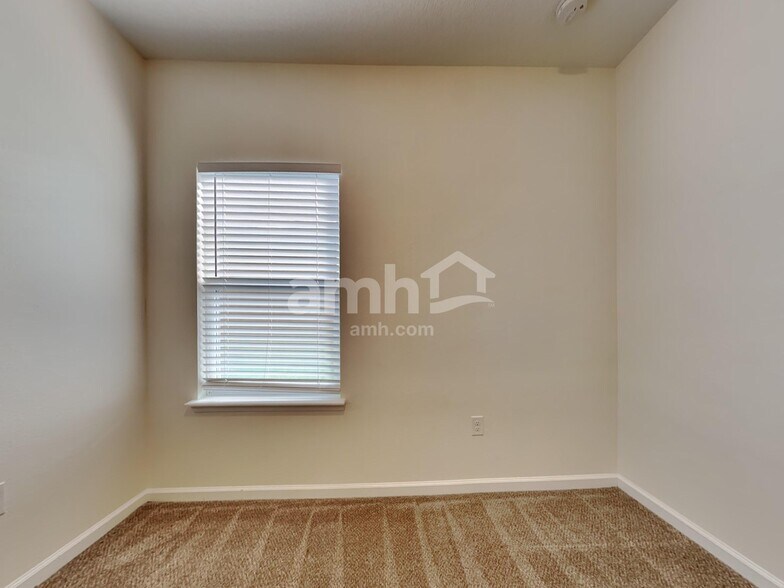 Building Photo - 16176 Magnolia Grove Way