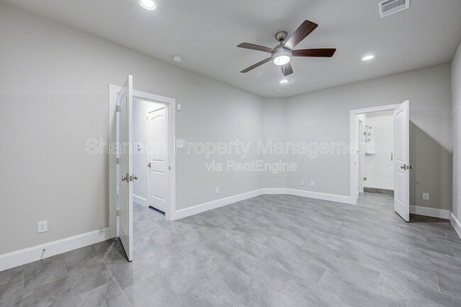 Building Photo - 253 W 27th St