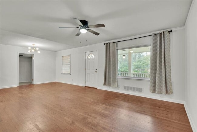 Building Photo - 2015 E Camellia Dr