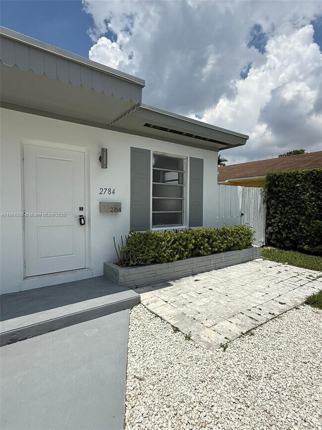 Building Photo - 2784 SW 31st Pl