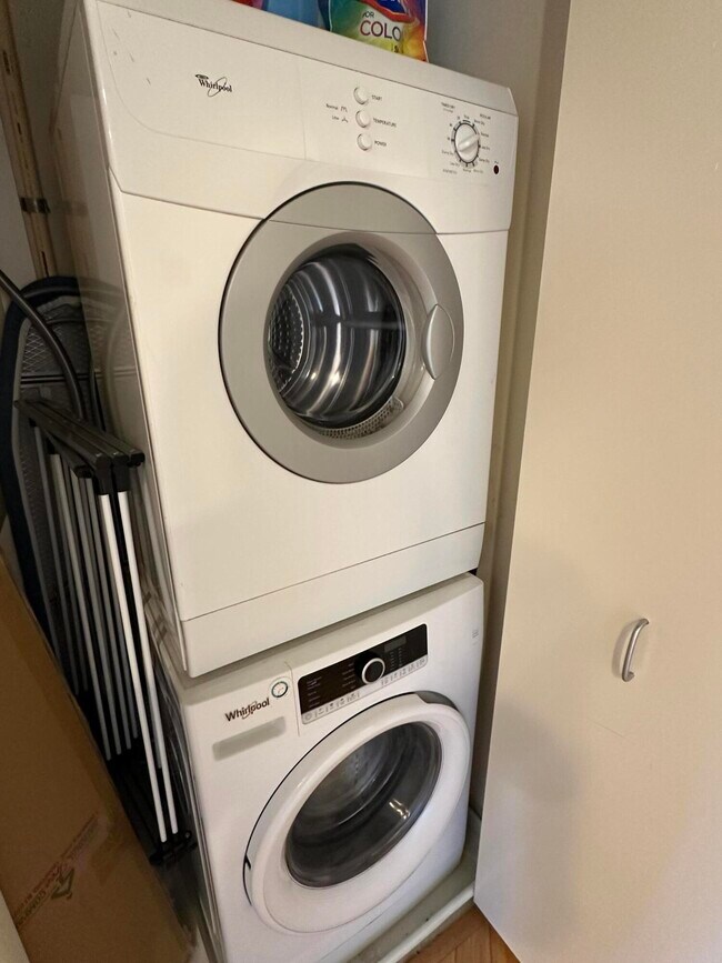 Building Photo - 315 2nd St