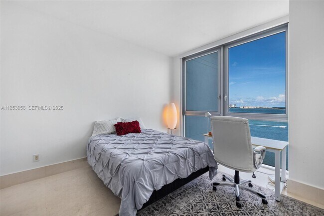 Building Photo - 1331 Brickell Bay Dr