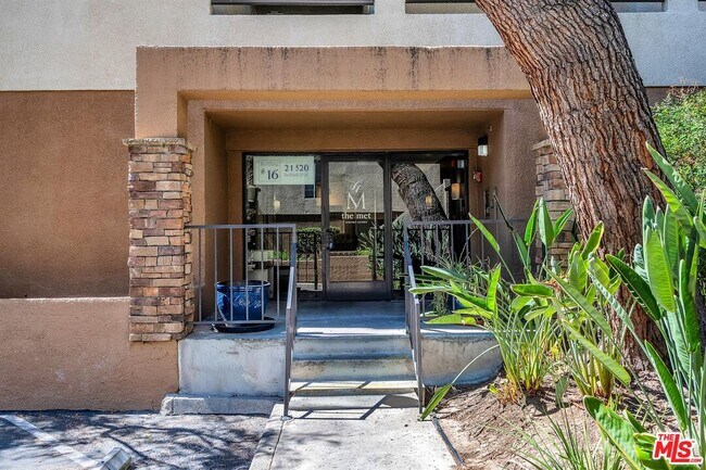 Building Photo - 21520 Burbank Blvd