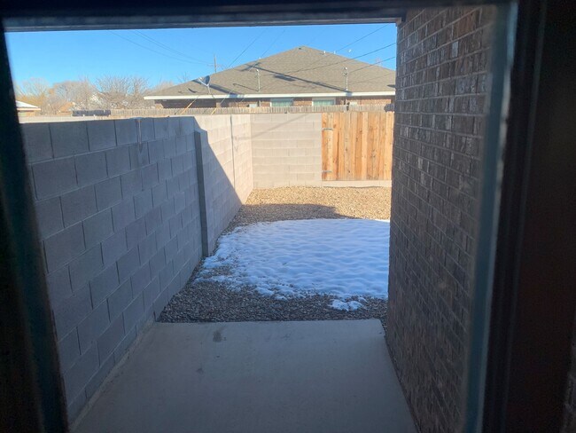 Building Photo - 2644 E 14th St