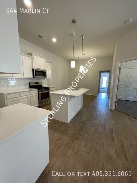 Building Photo - 644 Marlin Ct